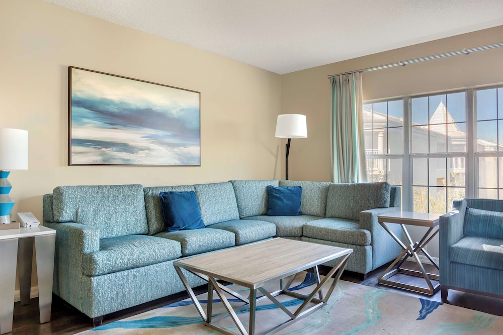 Suite, 3 Bedrooms thumbnail 6