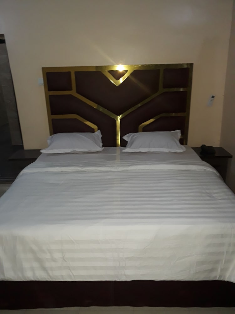 Executive Double Room, 1 Queen Bed, City View photo 2