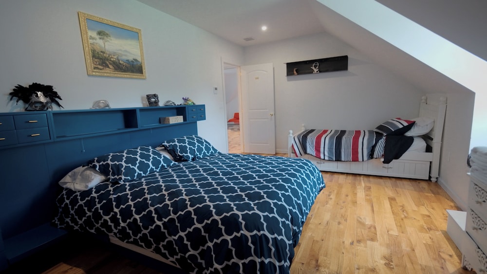 Room, 1 Queen Bed photo 1