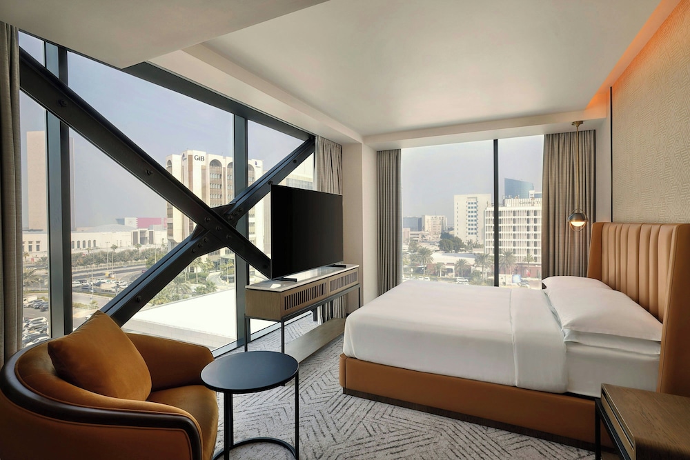 Junior Suite, 1 King Bed, City View - Photo 11