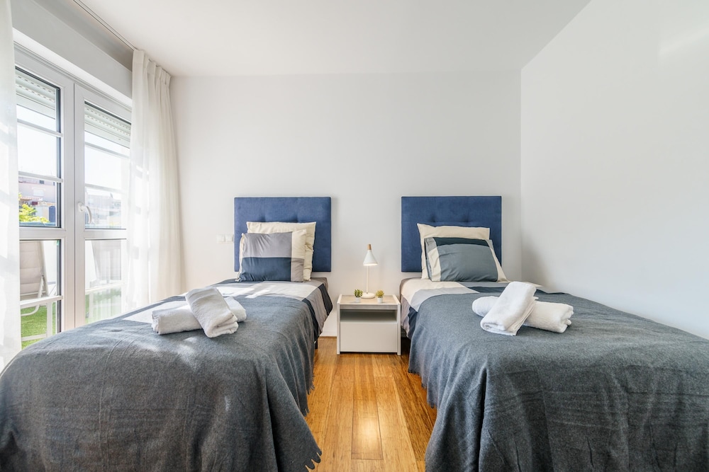 Ático Familiar, 4 Habitaciones, Nevera y Microondas (Duplex Marbella Concordia Cerca De)