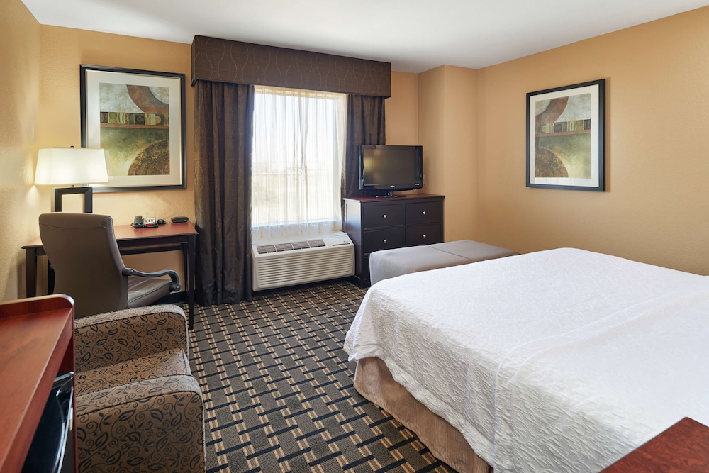 Room, 1 King Bed, Accessible - Photo 2