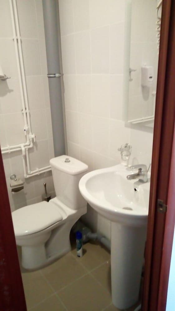 Standard Twin Room, 2 Twin Beds photo 3