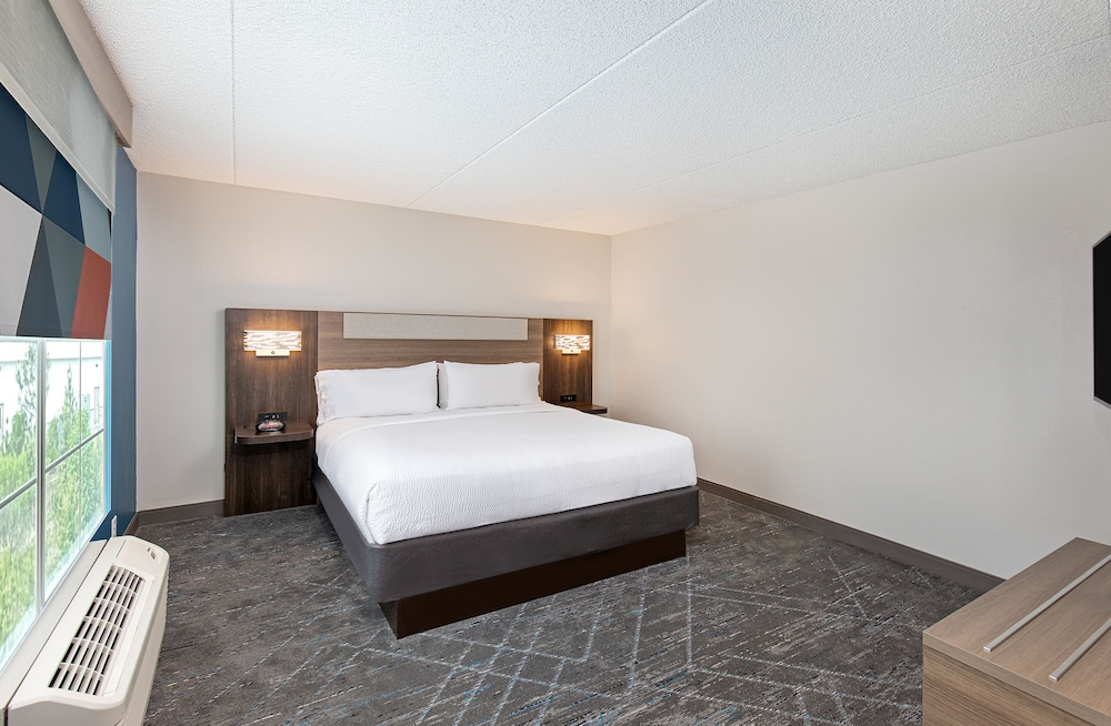 Suite, 2 Bedrooms - Photo 5