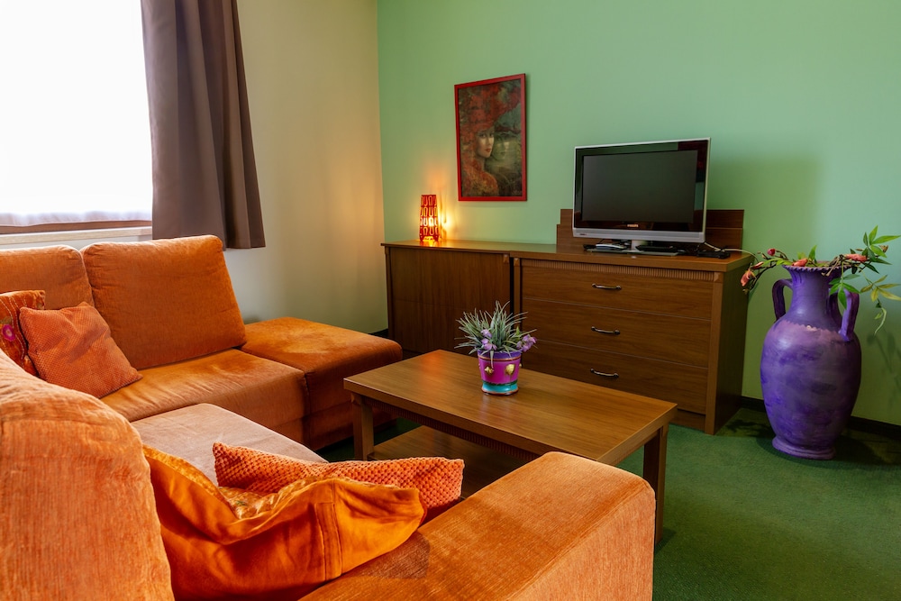 Superior Apartment, 1 King Bed with Sofa bed, Non Smoking, City View - Photo 2