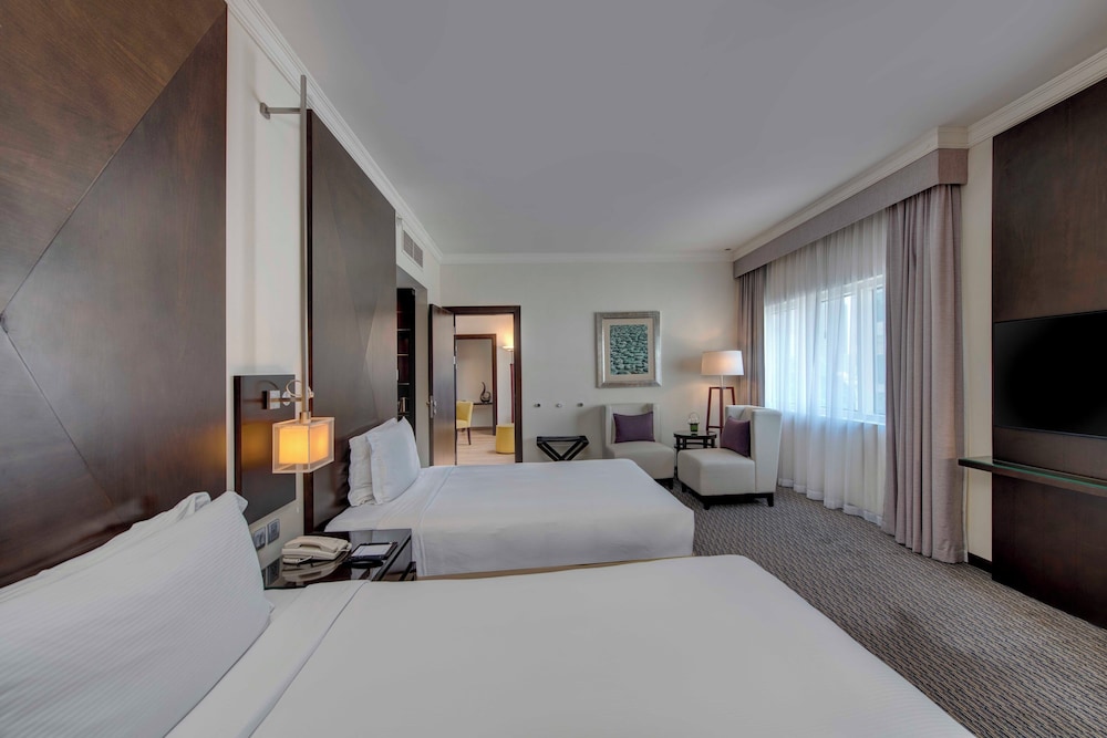 Room, 2 Twin Beds (Club Rotana Guest Room) photo 1