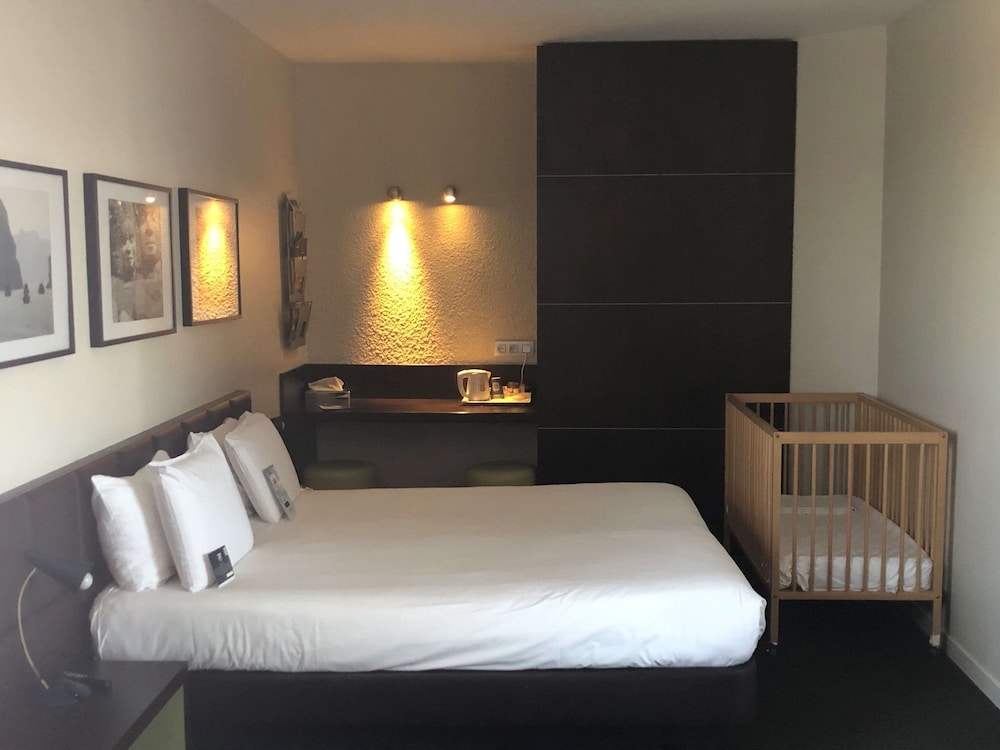 Standard Room, Multiple Beds photo 3