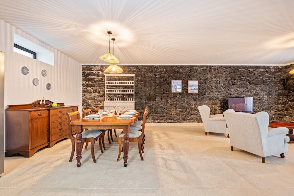 Villa photo 2