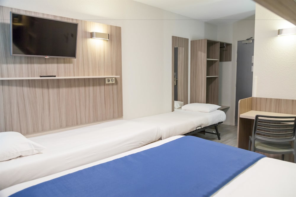 Standard Room, Multiple Beds photo 1
