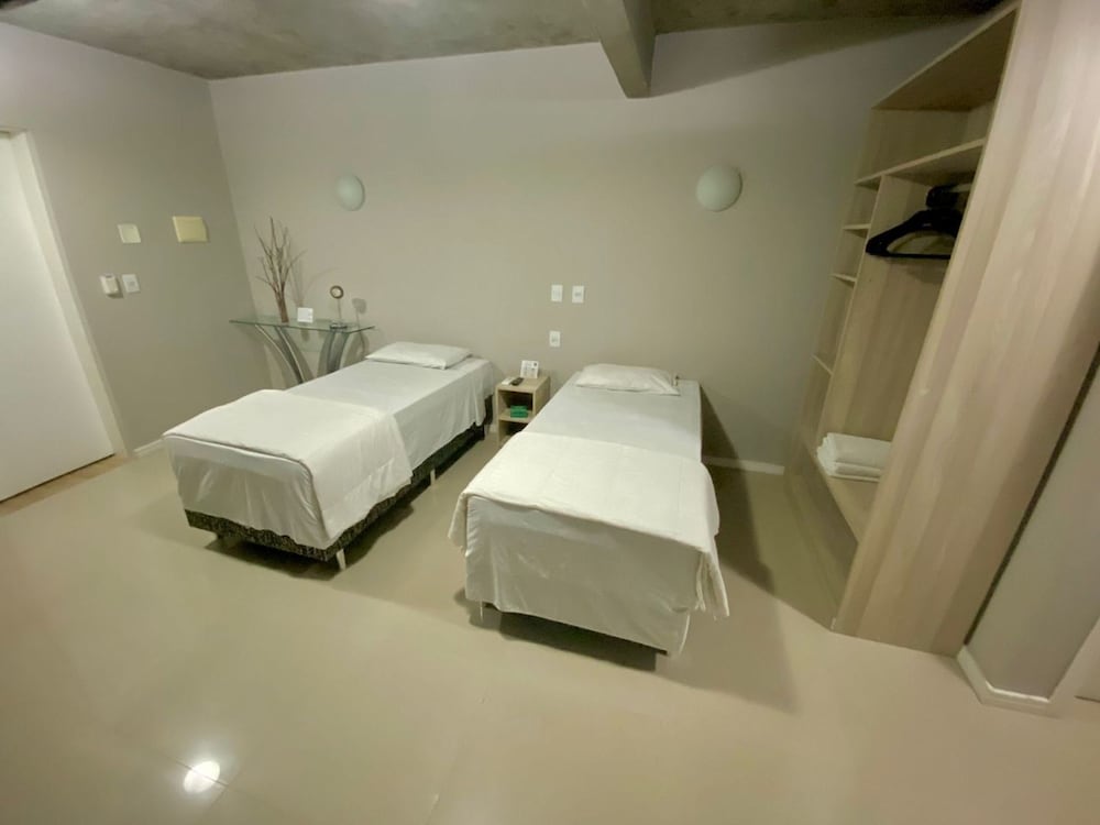 Suite - Photo 5