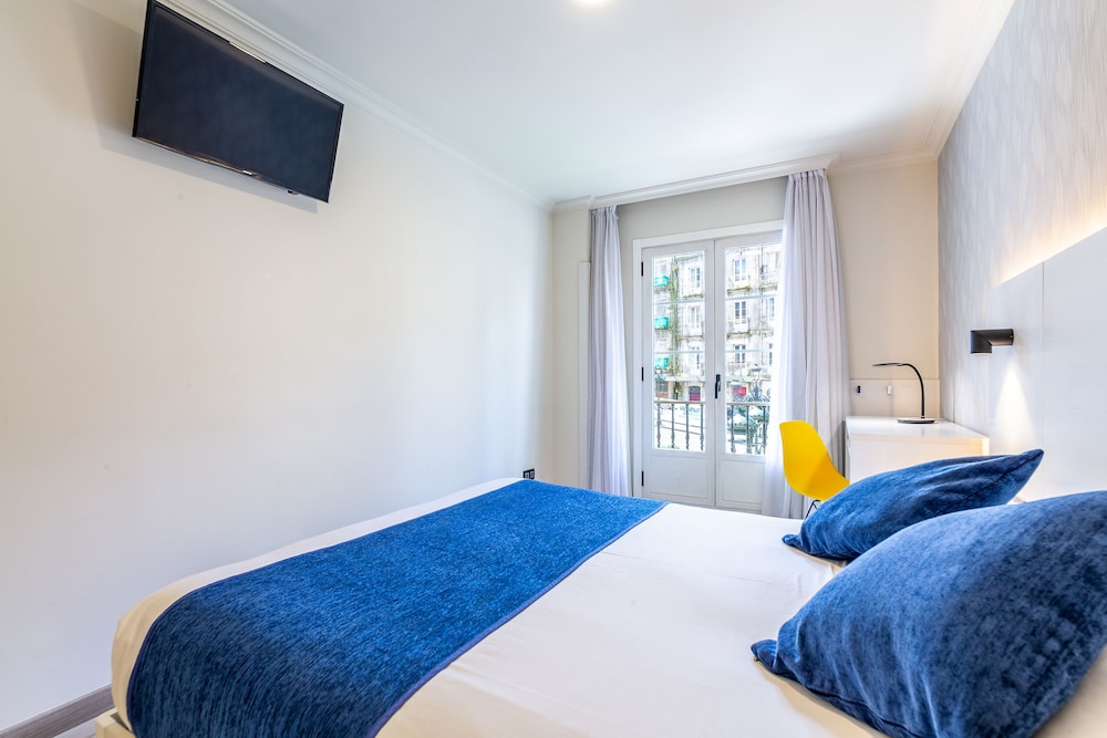 Superior Double Room, City View photo 2