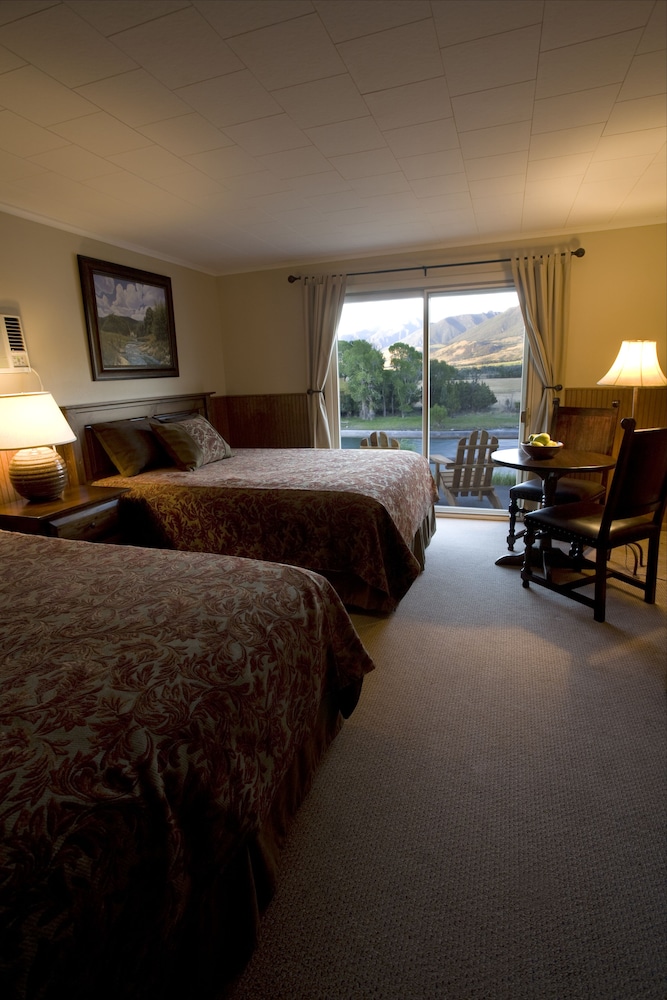 Standard Room, 2 Queen Beds, Non Smoking - Photo 6