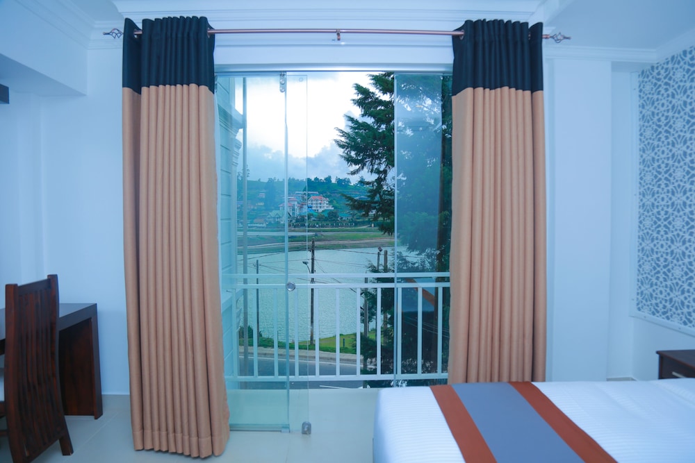 Double Room, Balcony, Lakeside photo 1
