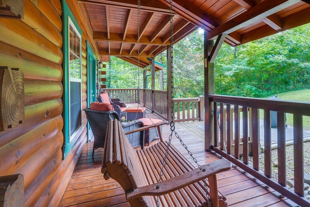 Gatlinburg Getaway - Private Theater Hot Tub, Kuva 2