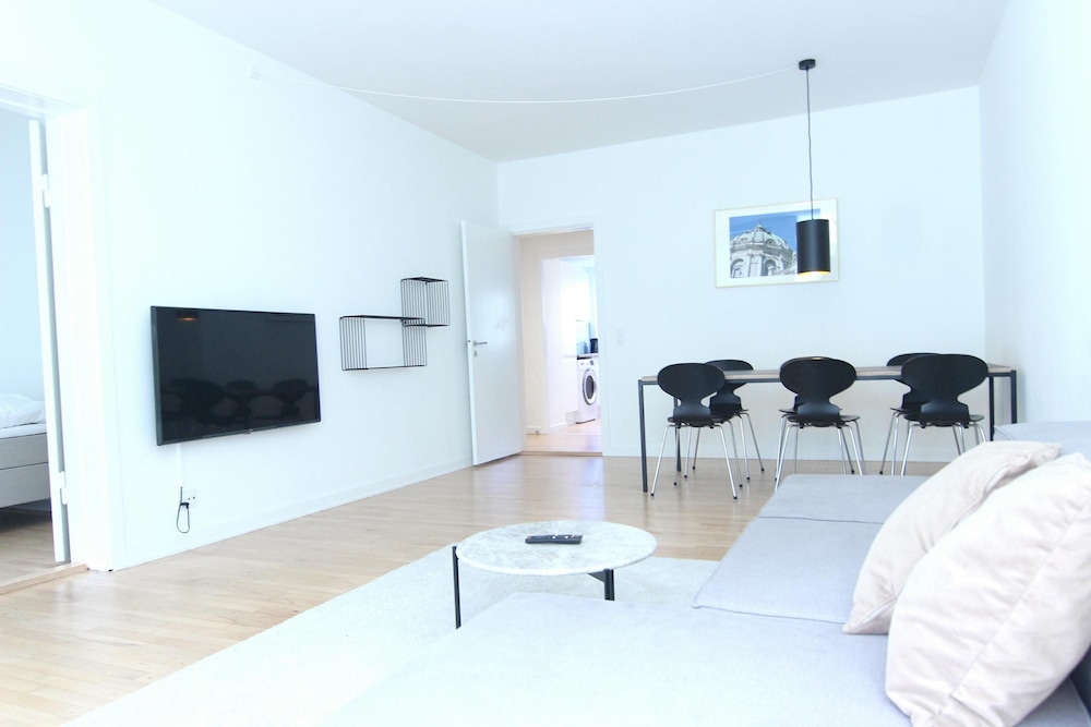 Apartment photo 3