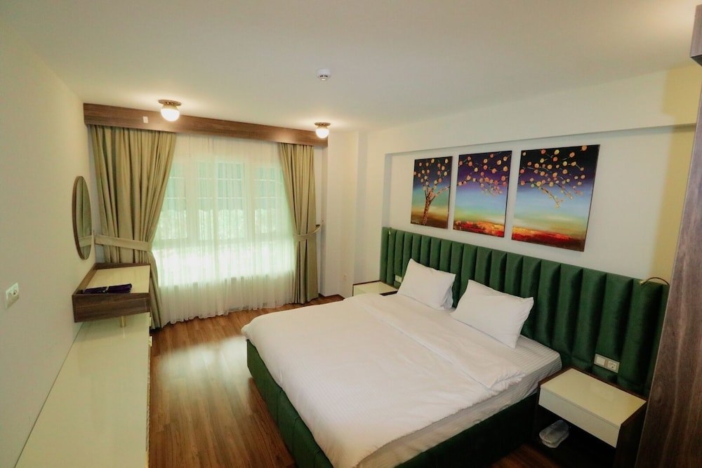 Super Family Suit, Multiple Beds, City View