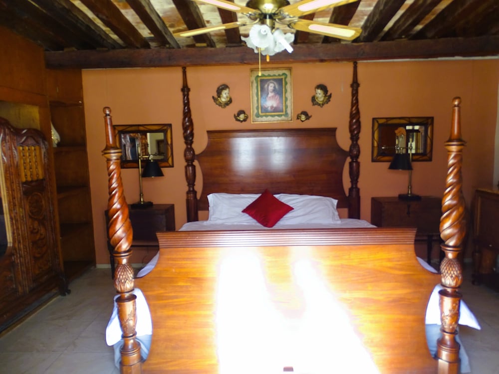 Suite 2 photo 2