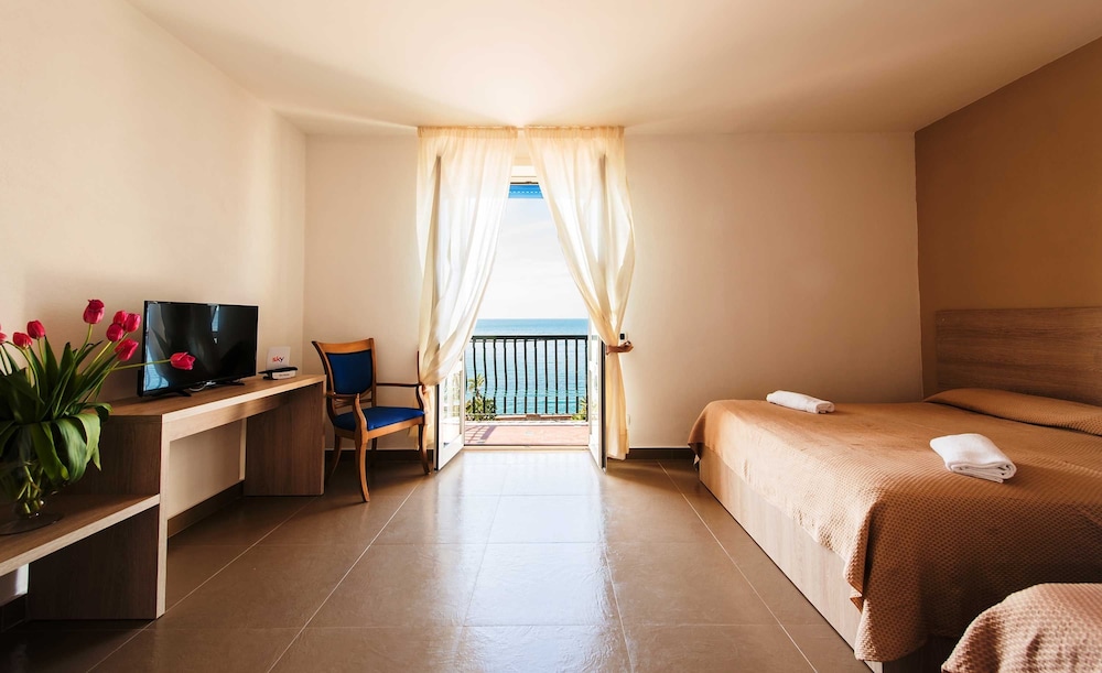 Double Room, Balcony, Sea View