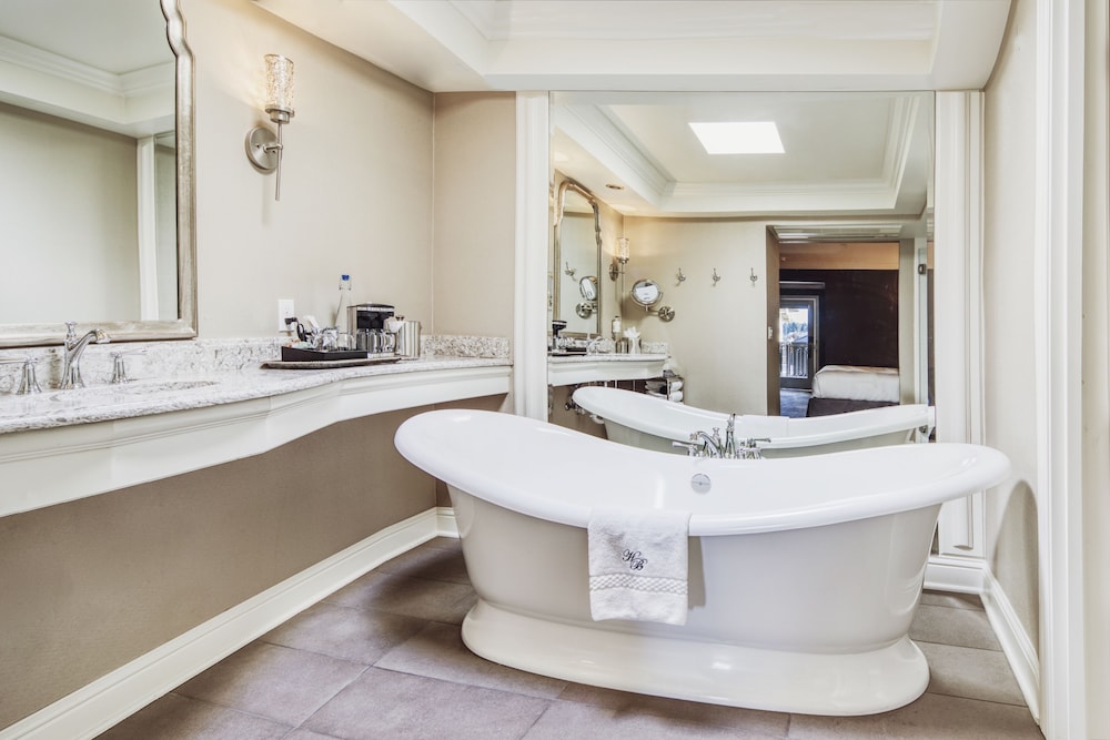 Luxury Suite thumbnail 5