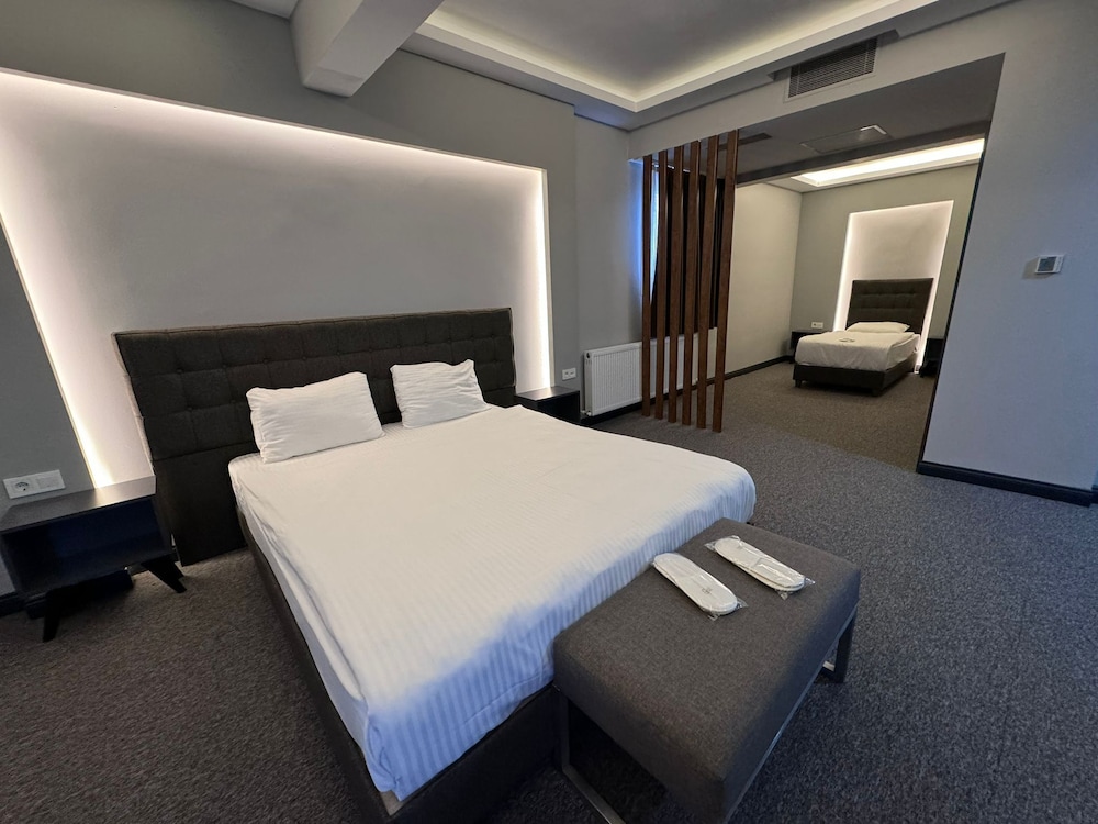 Deluxe Room - Photo 2