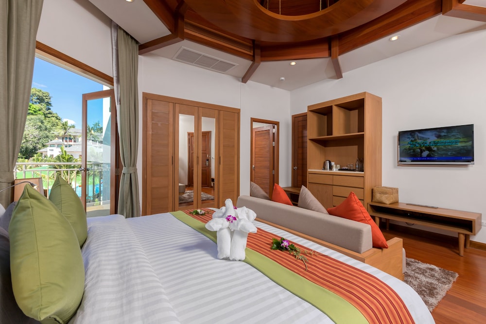 Luxury Grand Pool - Photo 8