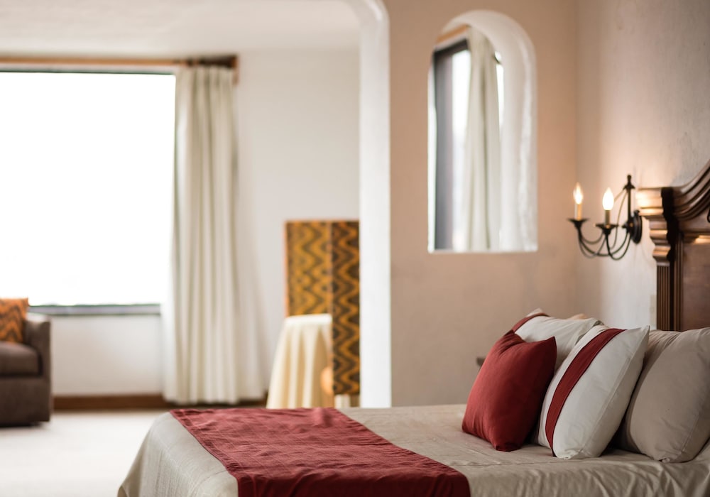 Junior Suite, 1 King Bed - Photo 3