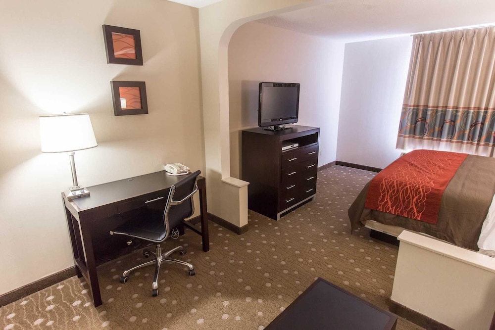 Double Room, 1 King Bed, Non Smoking - Photo 2