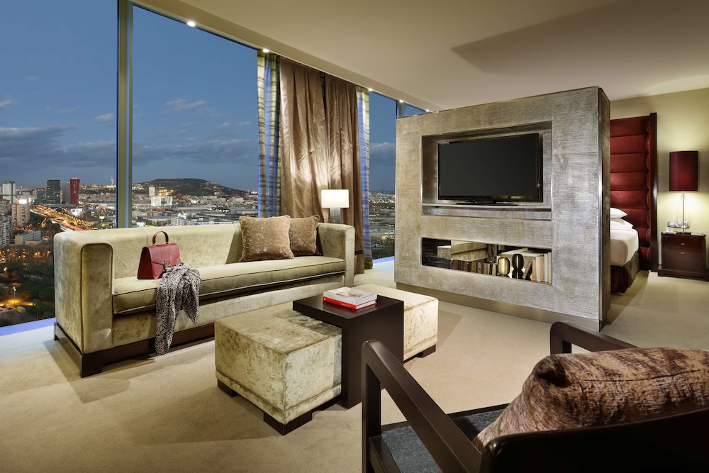 Suite, 1 King Bed (Regency)