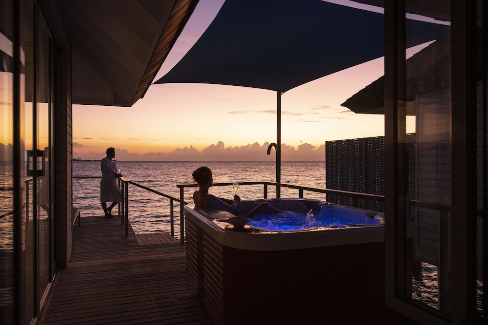 Villa, 1 Bedroom, Hot Tub (Sunset Over Water) photo 3