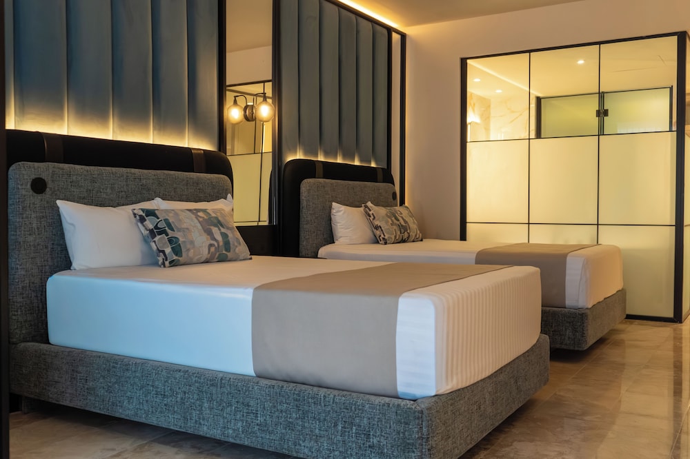 Platinum Suite Plunge Pool