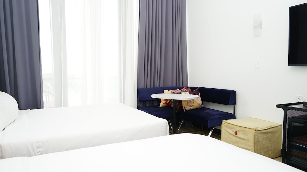 Room, 2 Queen Beds photo 3