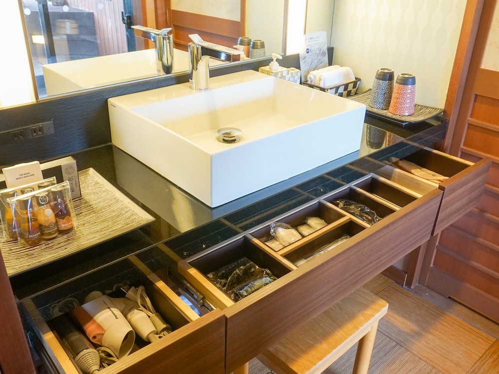 UMI no ZA - Deluxe Suite with private hot spring (Lake View) photo 2