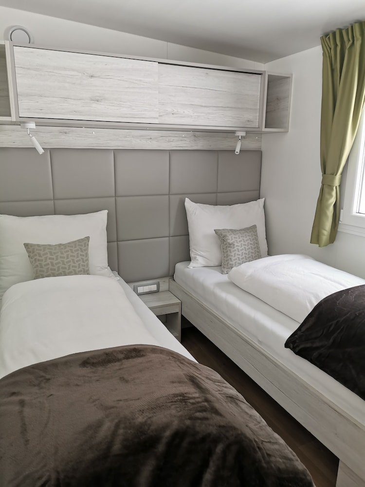 Basic Mobile Home, Terrace (incl. EUR 70 cleaning fee) photo 1