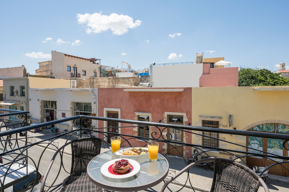 Deluxe Studio, Balcony
