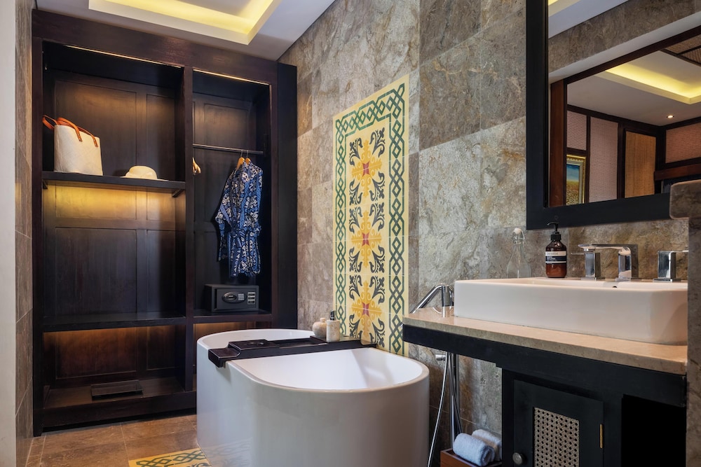 Ethnic Room thumbnail 6