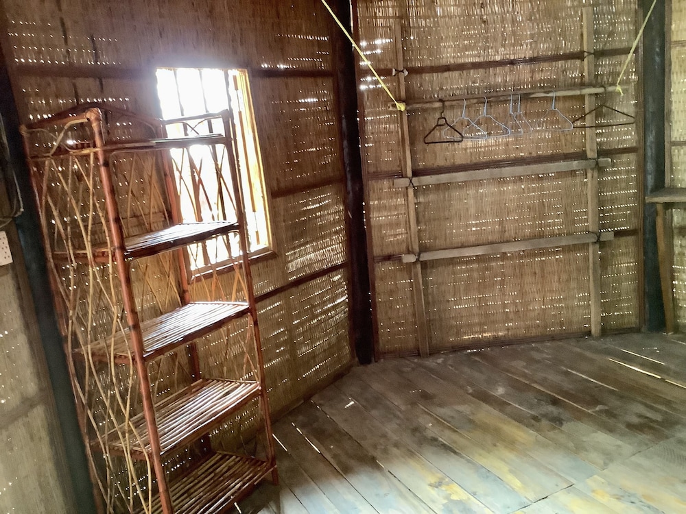 Traditional Tree House photo 2