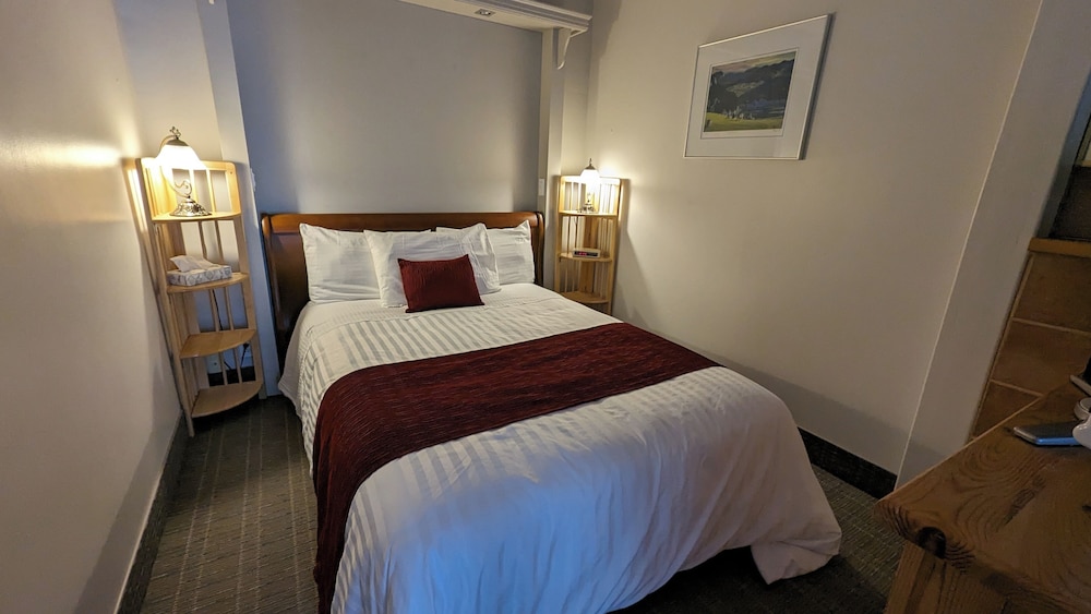 Economy Room, 2 Double Beds photo 1