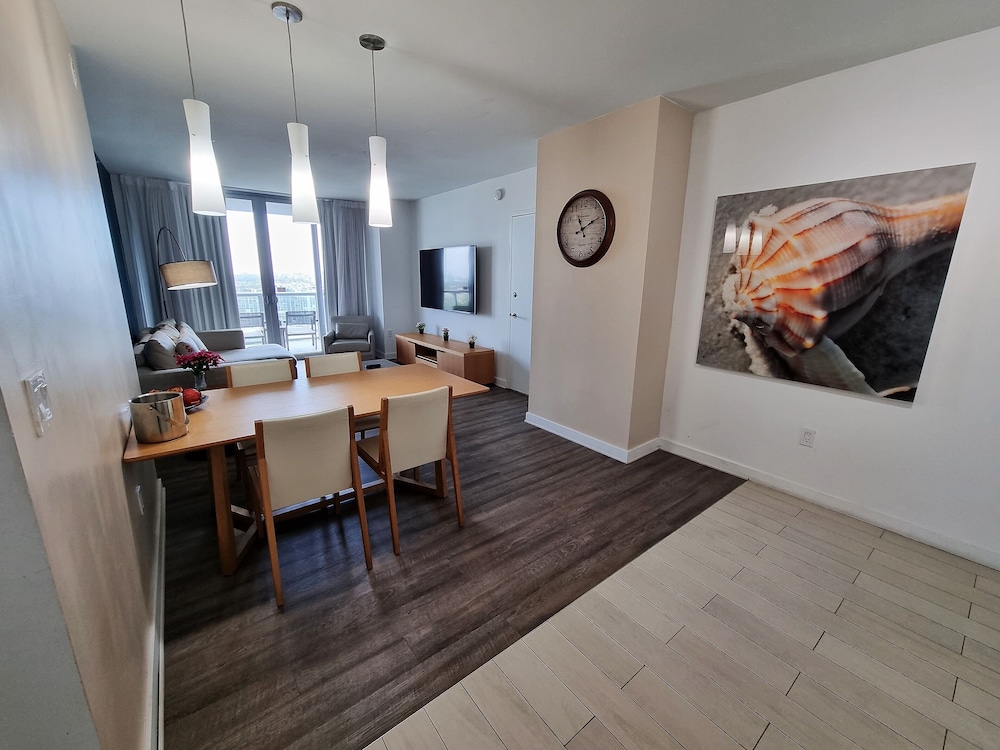 Executive Two Bedrooms Apartment photo 2