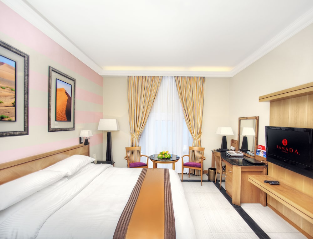 Standard Room, 1 King Bed photo 2