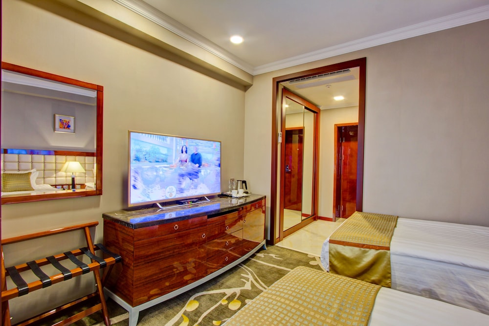 Twin Room, City View photo 2