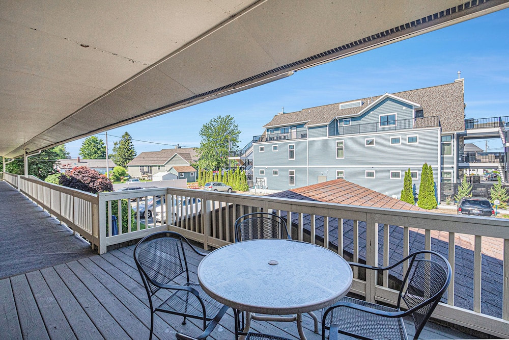 Exclusive Double Room, 2 Queen Beds, Lake View photo 1