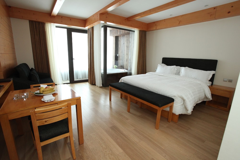 Deluxe Double Room photo 2