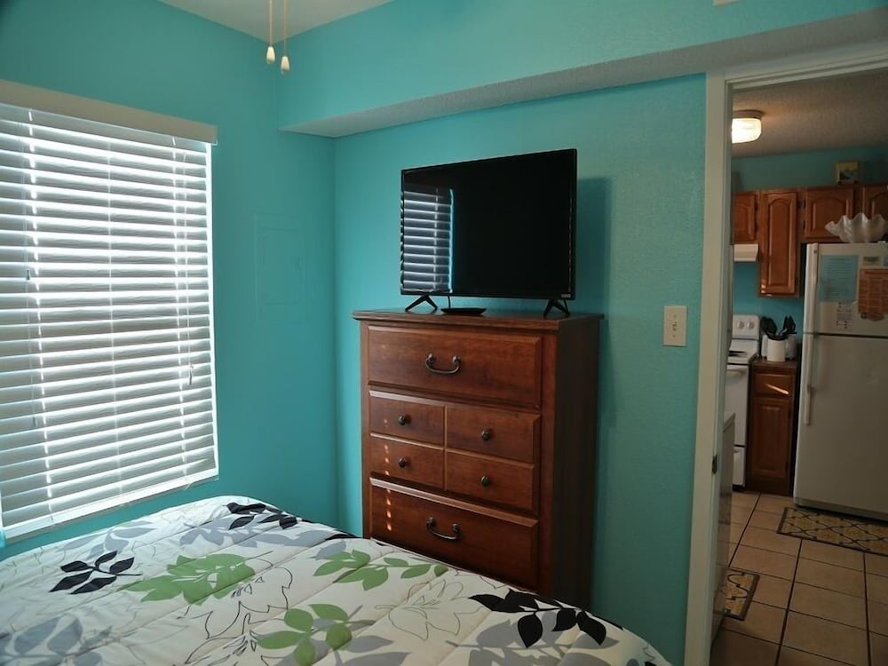 Condo, 2 Bedrooms