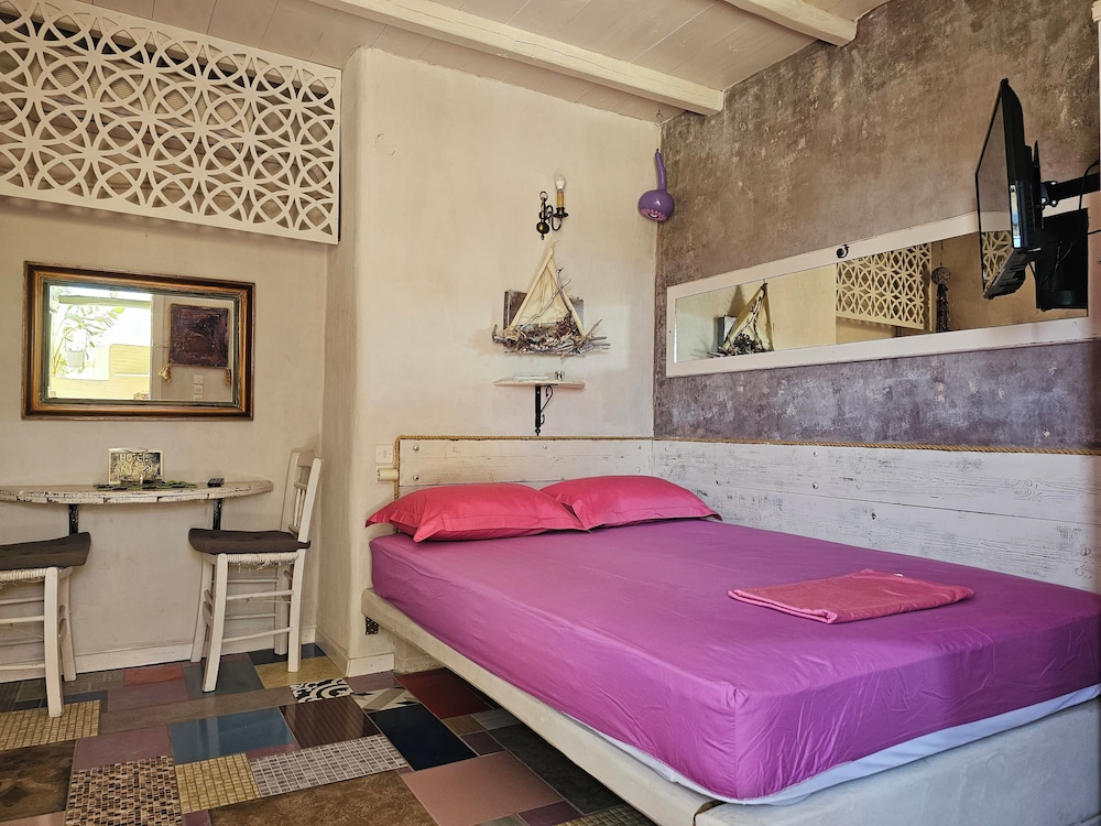 Double Room - Photo 12