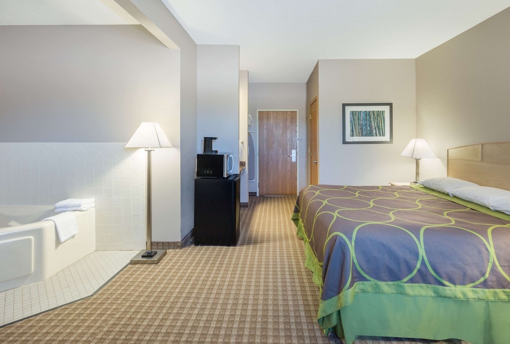Suite, 1 King Bed, Hot Tub - Photo 1