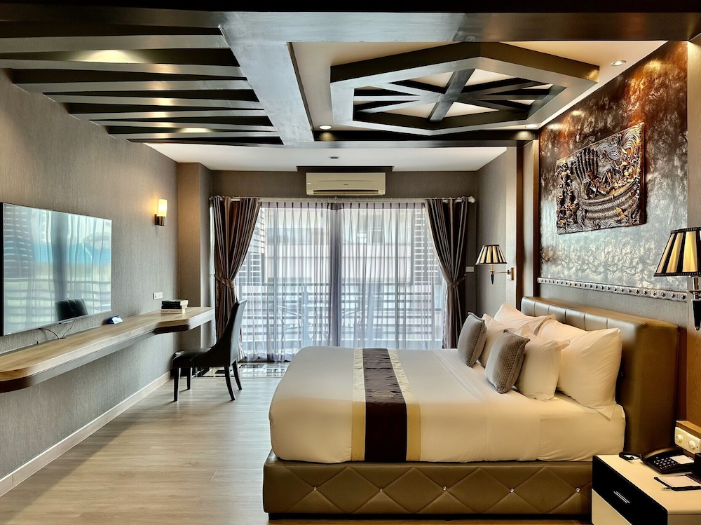Deluxe Suite photo 2