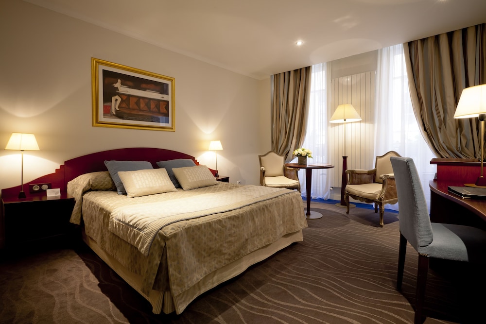 Superior Double or Twin Room - Photo 3