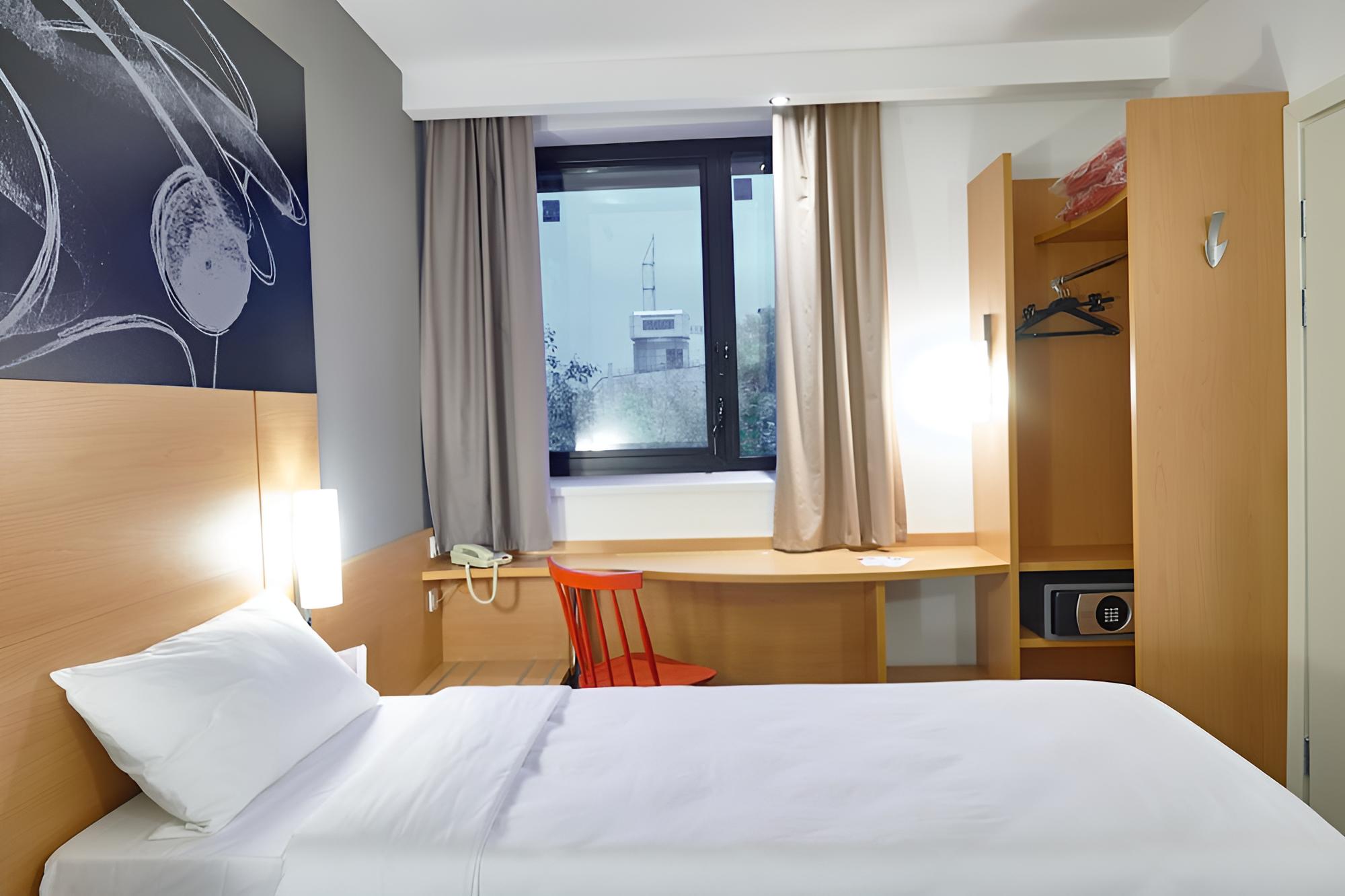 Standard Room, 2 Twin Beds photo 3