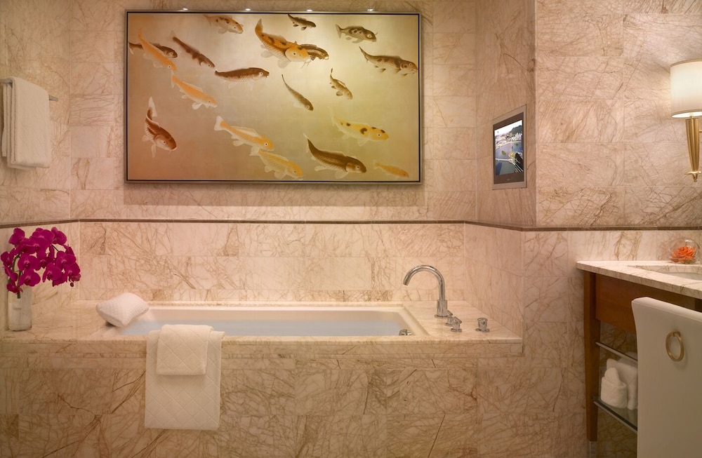 Encore Grand Salon Suite photo 3