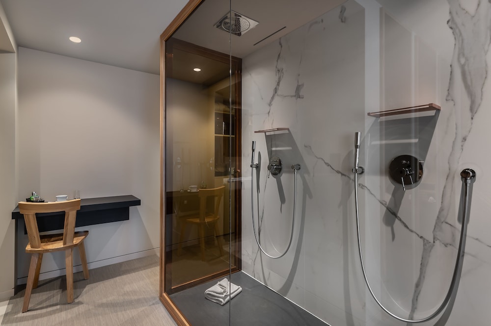 Suite Geneva
